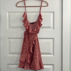 Fun and flirty dress perfect for a girl brunch :)